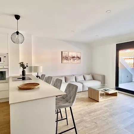 Luxury Penthouse With Pool Near Aparthotel